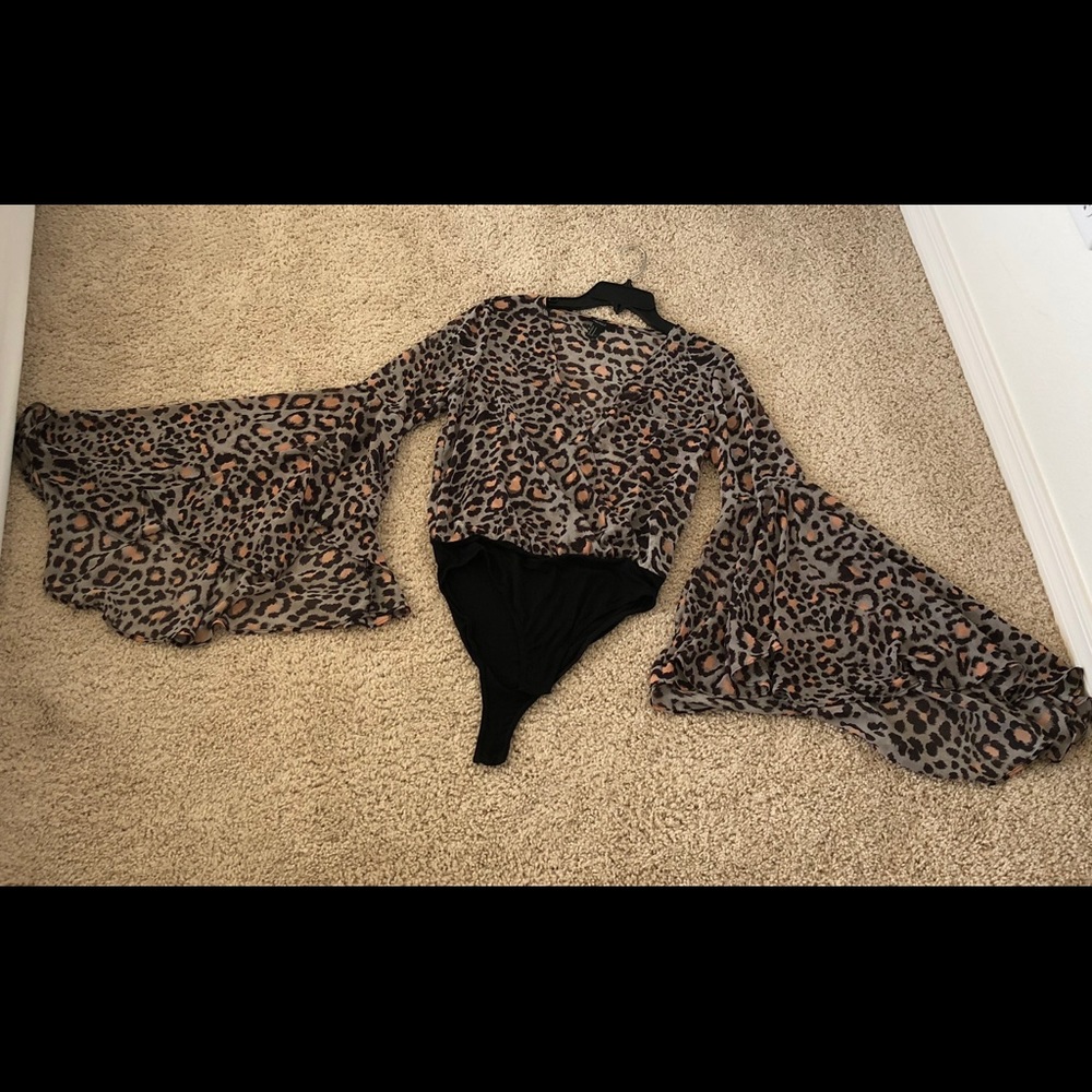 SOLD/Leopard Print Body Suit